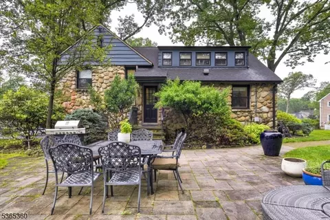 99 Chestnut Dr, Wayne, NJ 07470 photo 7