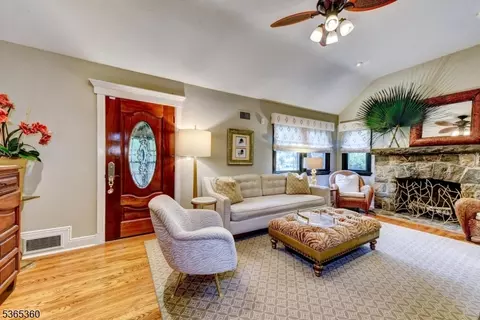 99 Chestnut Dr, Wayne, NJ 07470 photo 12