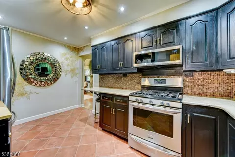 99 Chestnut Dr, Wayne, NJ 07470 photo 21