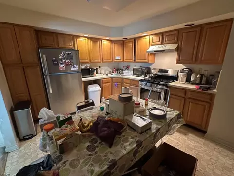 24 Krueger Ct, Newark, NJ 07103 photo 3