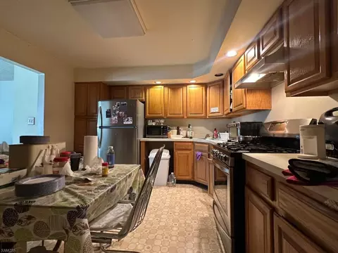 24 Krueger Ct, Newark, NJ 07103 photo 5