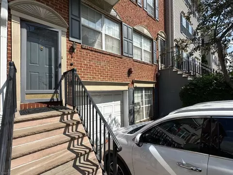 24 Krueger Ct, Newark, NJ 07103 photo 2