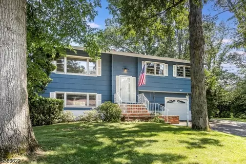 9 Kevin Ter, Fairfield, NJ 07004