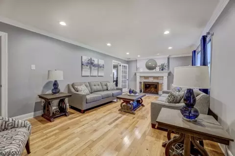 19 Mountain Ridge Dr, Wayne, NJ 07470 photo 5