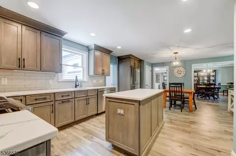 19 Mountain Ridge Dr, Wayne, NJ 07470 photo 7