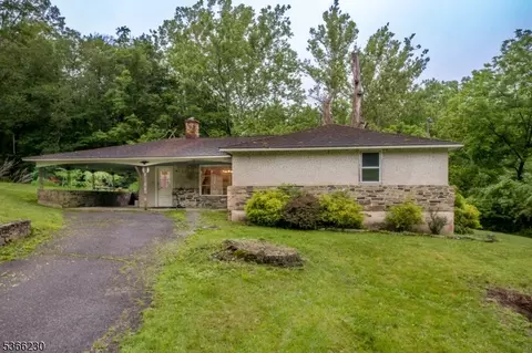 35 Strimples Mill Rd, Stockton, NJ 08559