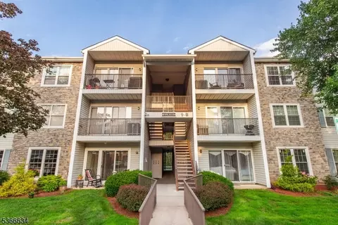 204 Robertson Way #204, Lincoln Park, NJ 07035