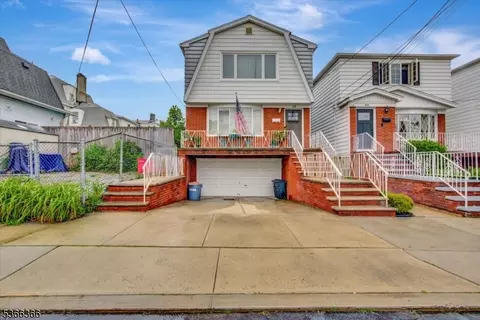 25 Linden St, Bayonne, NJ 07002