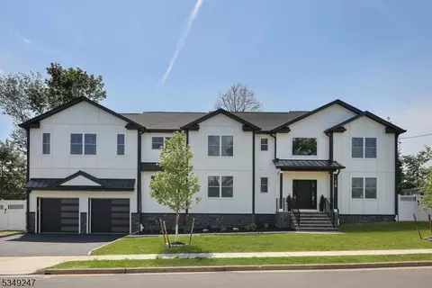 14 Thomasine St, Edison, NJ 08817
