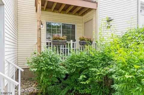 227 Potomac Dr, Basking Ridge, NJ 07920