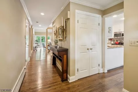 48 Dexter Dr N, Basking Ridge, NJ 07920 photo 2
