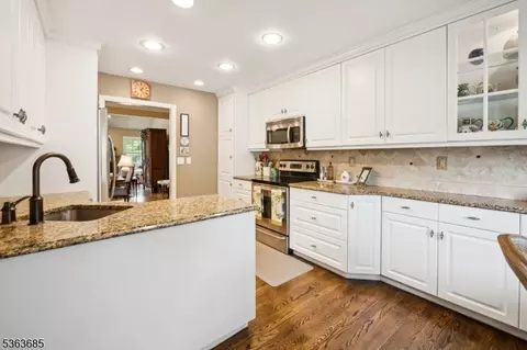 48 Dexter Dr N, Basking Ridge, NJ 07920 photo 10