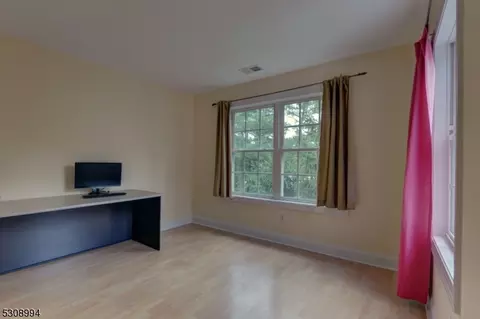 140 Levinberg Ln, Wayne, NJ 07470 photo 21