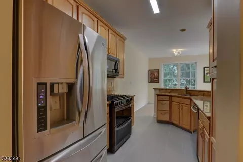 140 Levinberg Ln, Wayne, NJ 07470 photo 17