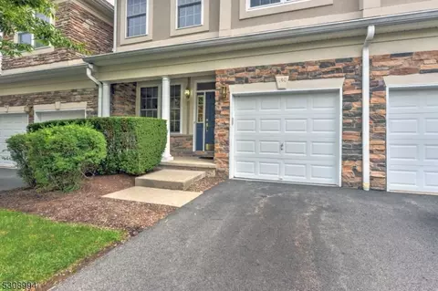 140 Levinberg Ln, Wayne, NJ 07470 photo 2