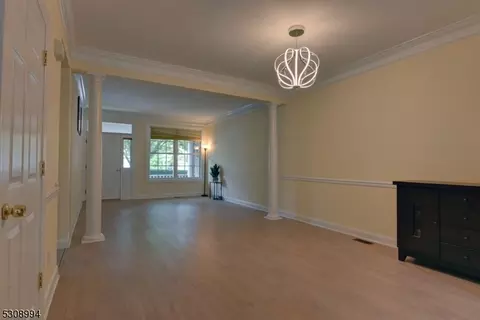140 Levinberg Ln, Wayne, NJ 07470 photo 6