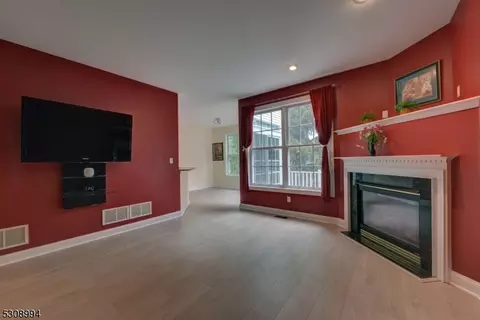 140 Levinberg Ln, Wayne, NJ 07470 photo 10