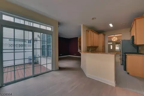 140 Levinberg Ln, Wayne, NJ 07470 photo 12