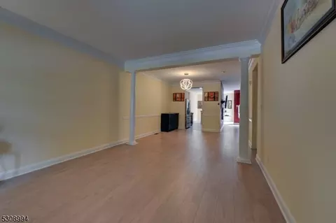 140 Levinberg Ln, Wayne, NJ 07470 photo 4