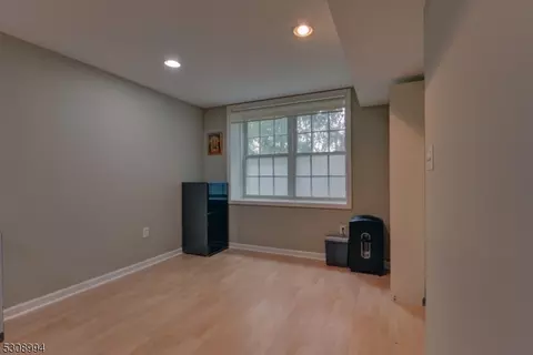 140 Levinberg Ln, Wayne, NJ 07470 photo 29