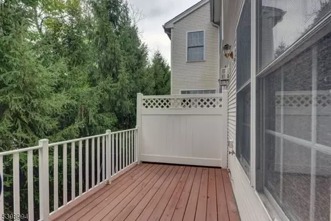 140 Levinberg Ln, Wayne, NJ 07470 photo 14