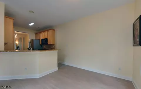 140 Levinberg Ln, Wayne, NJ 07470 photo 15