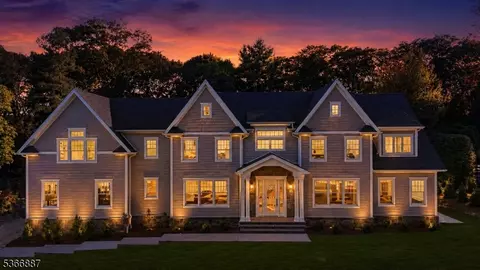 520 Clinton Ave, Wyckoff, NJ 07481
