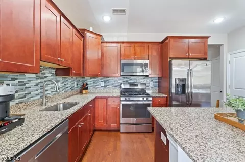 6 Elston Ct, Haskell, NJ 07420 photo 6