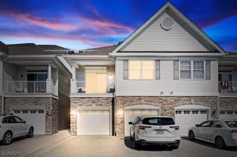 6 Elston Ct, Haskell, NJ 07420