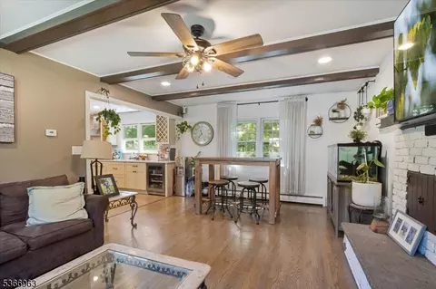 46 Leonard Dr, Waldwick, NJ 07463 photo 9