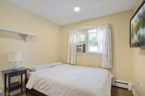 46 Leonard Dr, Waldwick, NJ 07463 photo 10