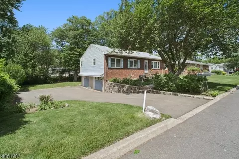 28 Stylon Rd, Wayne, NJ 07470 photo 2