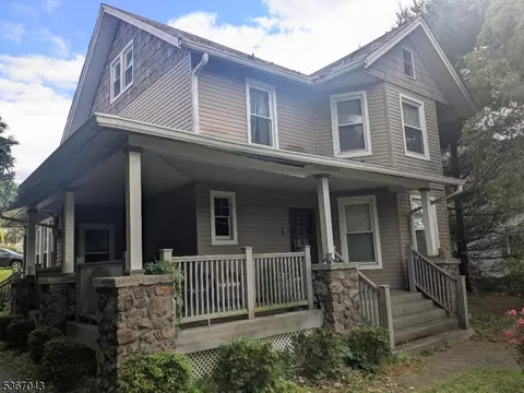43 Main St, Hampton, NJ 08827