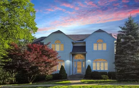 50 Mallard Dr, Hackettstown, NJ 07840