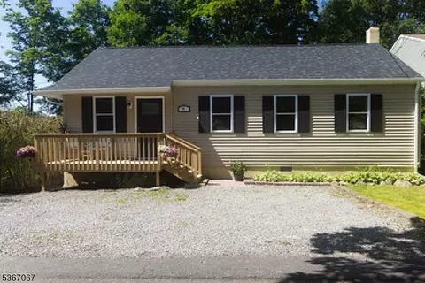 4 Bear Pond Trl, Byram Township, NJ 07821