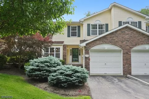 71 Butternut Dr, Wayne, NJ 07470