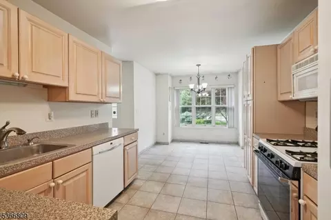 71 Butternut Dr, Wayne, NJ 07470 photo 14