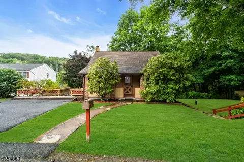 51 Meggins Rd, Rockaway Twp, NJ 07866