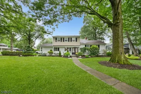 120 Fairview Rd, Clark, NJ 07066