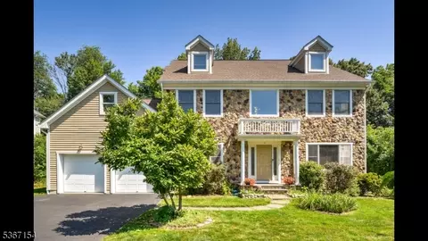 9 Fox Hill Ln, Parsippany, NJ 07054