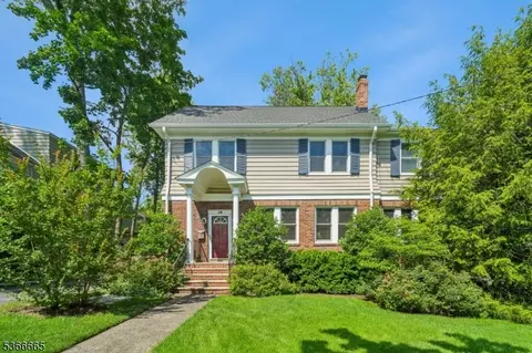 29 Maple Ter, Maplewood, NJ 07040