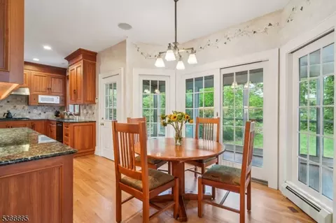 29 Maple Ter, Millburn Twp, NJ 07041 photo 7