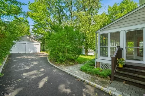 29 Maple Ter, Millburn Twp, NJ 07041 photo 24