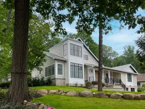205 Pines Lake Dr, Wayne, NJ 07470 photo 1
