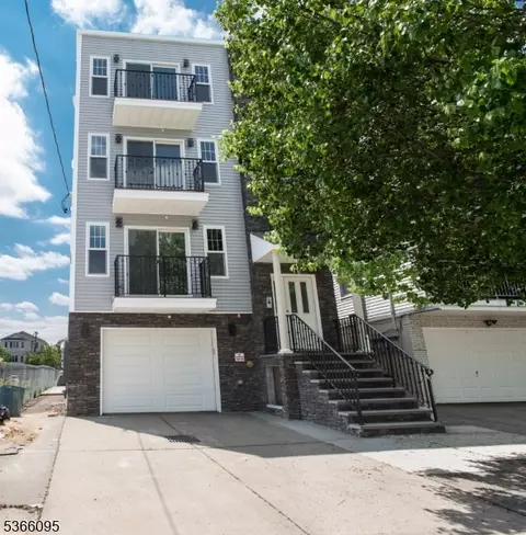 111-113 Chestnut St, Newark, NJ 07105