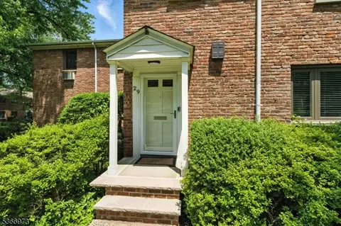 29 Troy Dr, Springfield, NJ 07081 photo 2