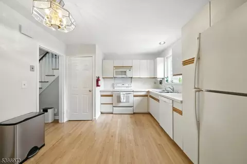 29 Troy Dr, Springfield, NJ 07081 photo 12
