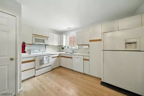 29 Troy Dr, Springfield, NJ 07081 photo 10