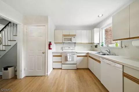 29 Troy Dr, Springfield, NJ 07081 photo 11