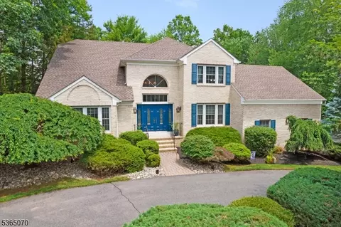 3310 Round Hill Rd, Somerville, NJ 08876
